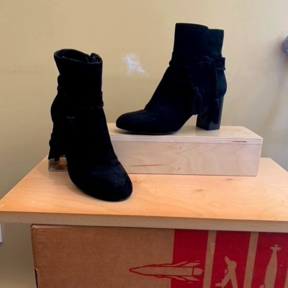 Nina Leonard Ankle Booties - Picture 1 of 5
